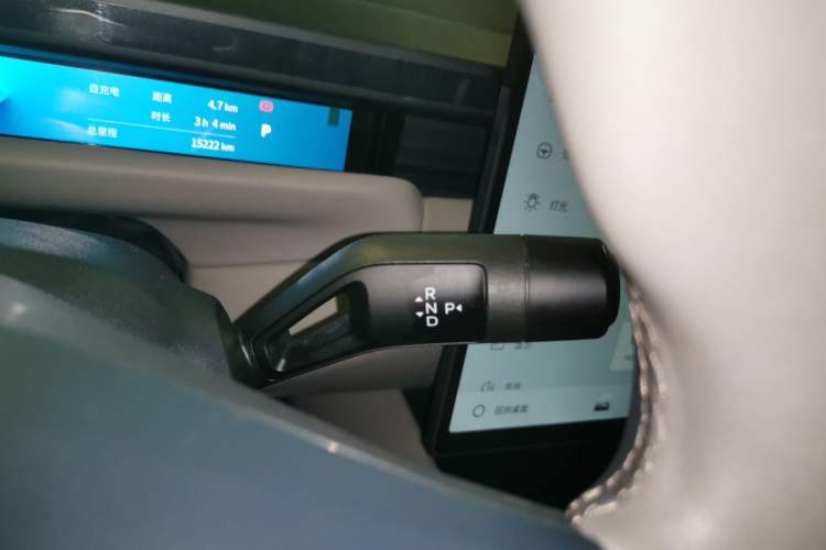 Used Lynk & Co Z10 2025 95 kWh 806 km Range Rear-Wheel Drive Advanced Driver-Assistance System Max