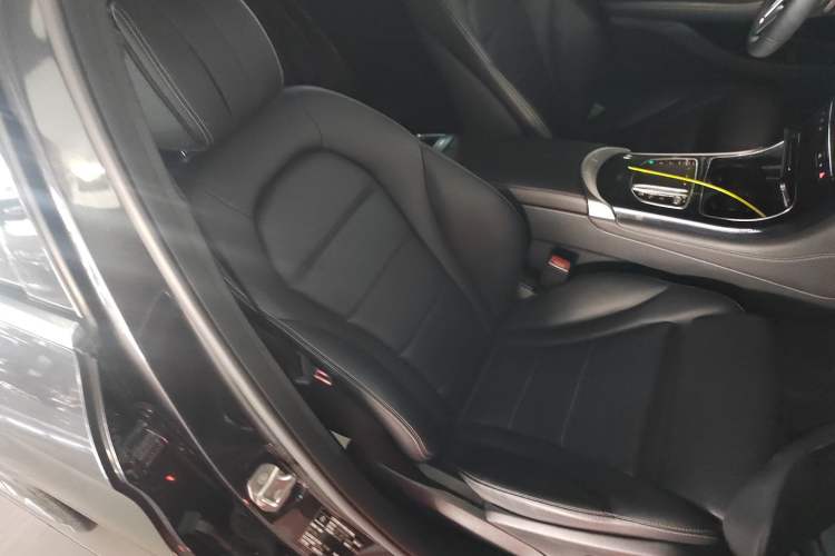 Used Mercedes-Benz GLC 2021 GLC 260 L 4MATIC Dynamic Edition Right Front Seat