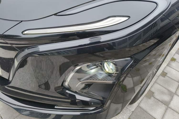 Used Hongqi E-QM5 2024 450km Range Commuter Version
