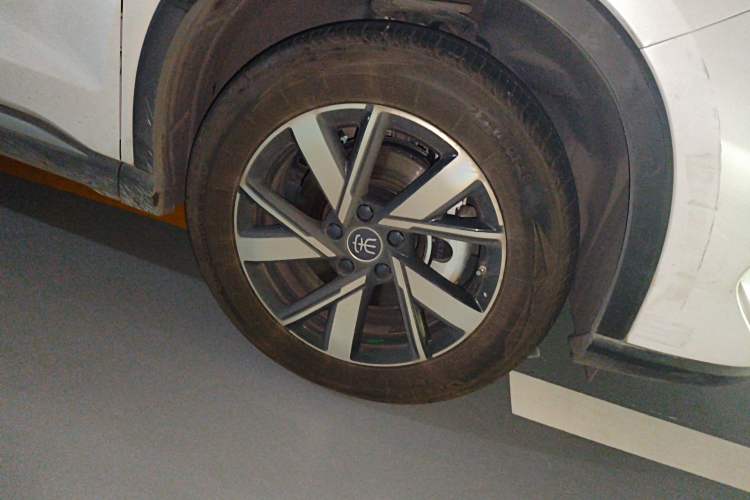 Used BYD Song Pro New Energy 2023 Champion Edition DM-i 71KM Beyond Model Right Front Wheel Hub