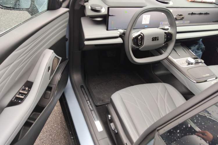 Used Geely Galaxy E8 2025 700 km Long-Range Intelligent Driving Version