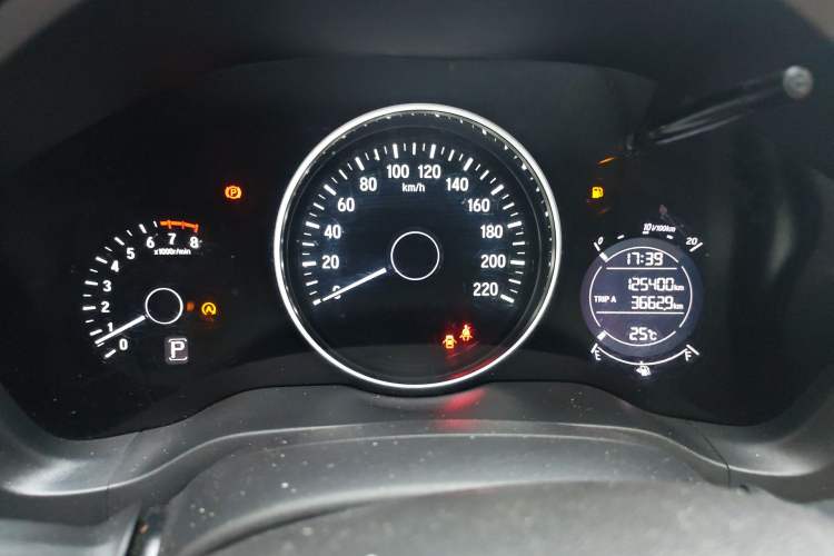 Used Honda Vezel 2017 1.8L CVT Front-Wheel Drive Pioneer Edition