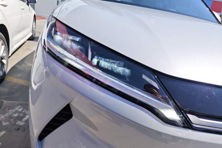 Used BYD Yuan UP 2024 401KM Leading Edition Exterior 3