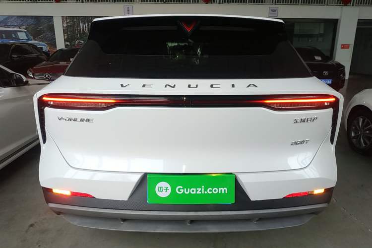 Used Venucia V 2022 260T Black Horse Edition · Idol