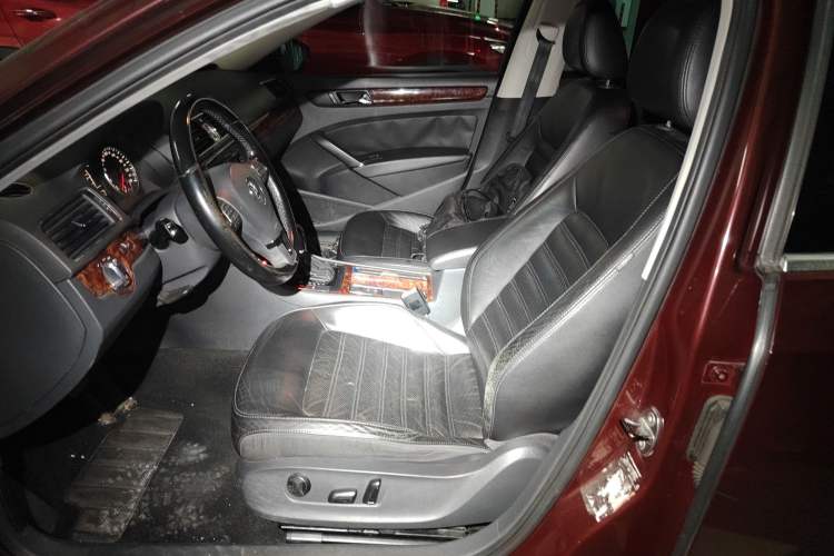 Used Volkswagen Passat 2011 1.8TSI DSG Prestige Edition Left Front Seat