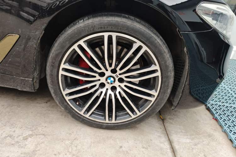 Used BMW 5 Series 2019 530Li Leading Model M Sport Package
