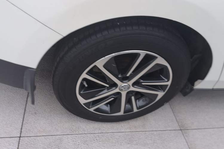 Used Venucia D60 2019 1.6L XL CVT Smart Connect Elite Edition