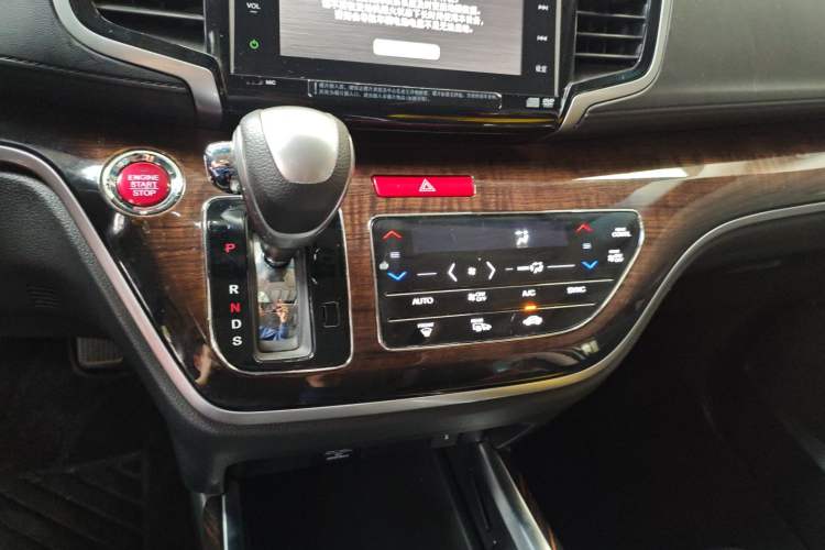 Used Honda Odyssey 2015 2.4L Supreme Edition