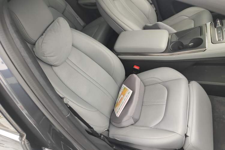 Used Nio EC6 2020 475 km Performance Version Right Front Seat