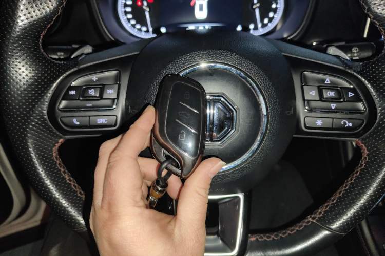 Used MG HS 2018 20T Automatic Two-Wheel Drive Hormone Passion Edition China V Standard Vehicle Key