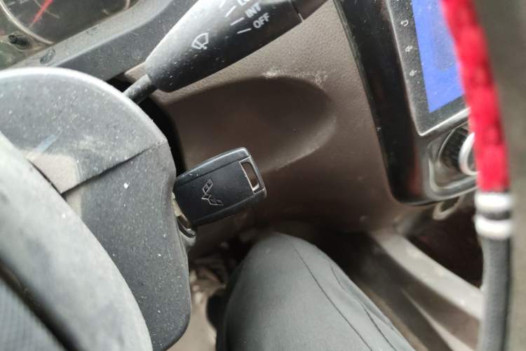 Used Wuling Rongguang V 2016 1.2L Practical Version Vehicle Key