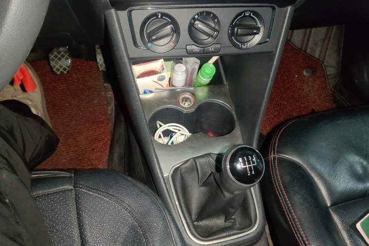 Used Volkswagen Polo 2014 1.4L Manual Fashion Edition
