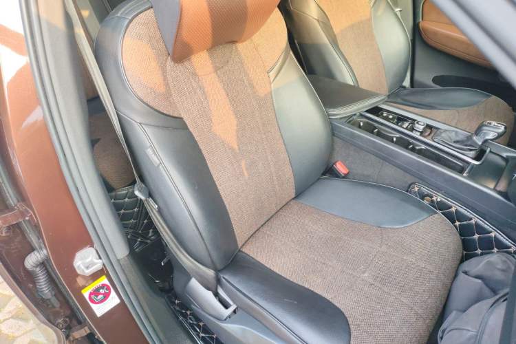 Used Volvo XC60 2021 T5 4x4 Smart Luxury Edition Right Front Seat