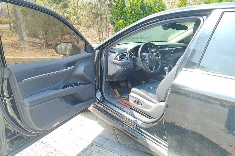 Used Toyota Camry 2019 2.0G Luxury Edition China VI Standard Driver Seat