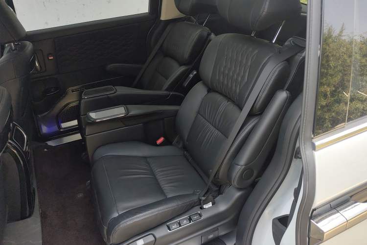Used Honda Elysion 2024 2.0L eHEV Luxury Edition Left Rear Seat