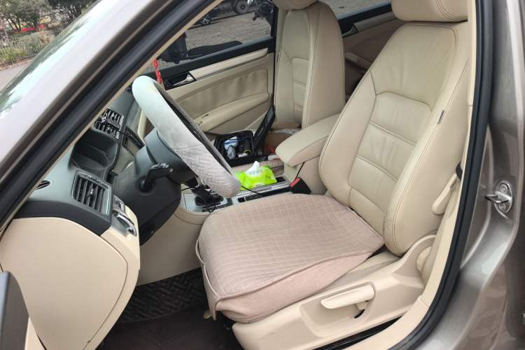 Used Volkswagen Passat 2011 1.8TSI Automatic Prestige Edition Left Front Seat