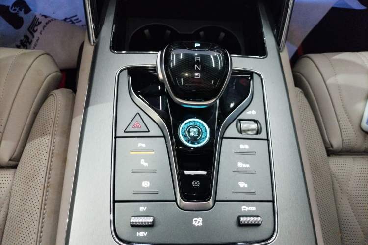 Used BYD Tang New Energy 2024 DM-i Glory Edition 112KM Flagship Model Gear Lever