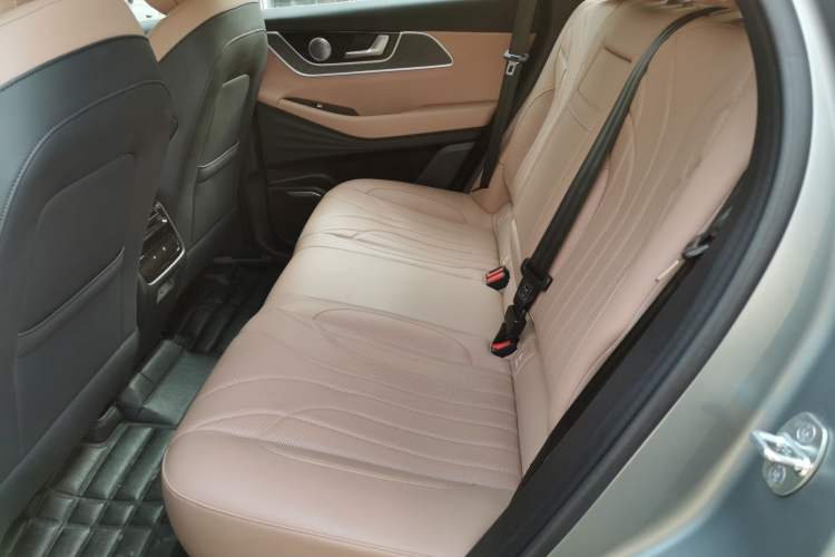 Used Chery Tiggo 8 L 2024 2.0T Two-Wheel Drive Prestige Version 5 Seats