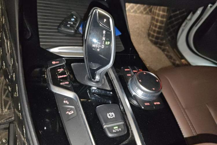 Used BMW X3 2020 xDrive25i Luxury Package Gear Lever