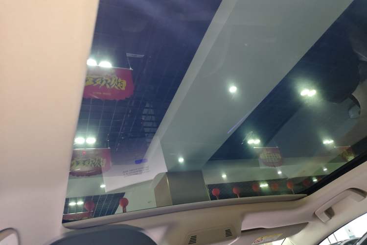 Used Volkswagen ID.7 VIZZION 2024 PRO Model Headliner