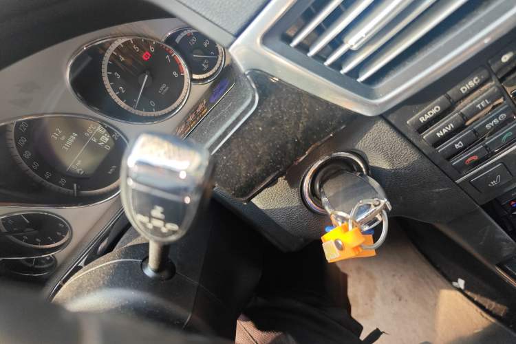 Used Mercedes-Benz E-Class 2010 E 300 L Fashion Model