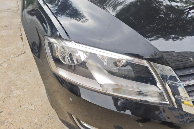 Used Volkswagen Lavida 2013 Restyled Classic 1.6L Automatic Comfort Edition Right Front Headlight