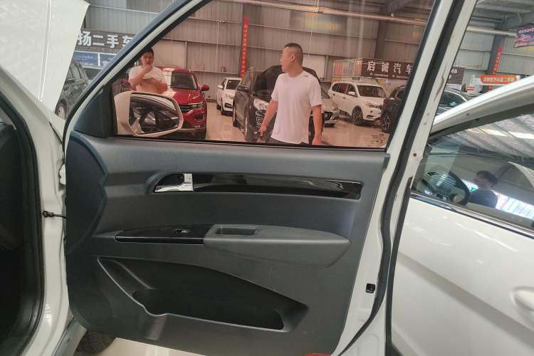 Used Land X8 2014 Explorer Edition 2.0L Urban Pioneer Version