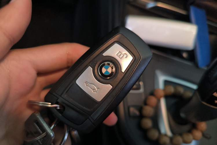 Used BMW 3 Series 2016 316i Fashion Model Vehicle Key