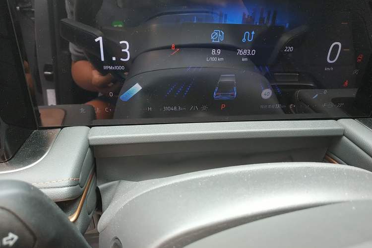 Used Ford Edge 2023 Ford Explorer L 2.0T EcoBoost Four-Wheel Drive 7-Seater Supreme Model Odometer Close Up