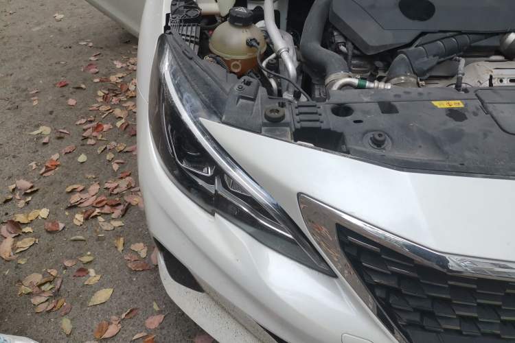 Used Peugeot 408 2019 360THP Automatic Luxury Edition China VI Standard Right Front Headlight