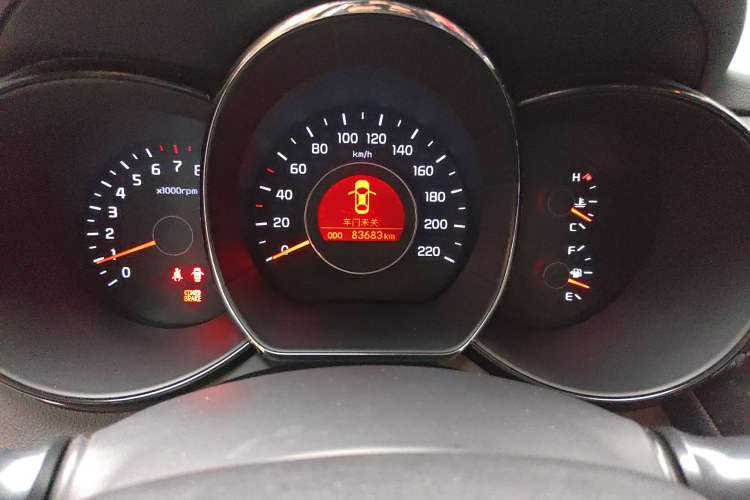 Used Kia K2 2012 Sedan 1.4L MT TOP Commemorative Edition
