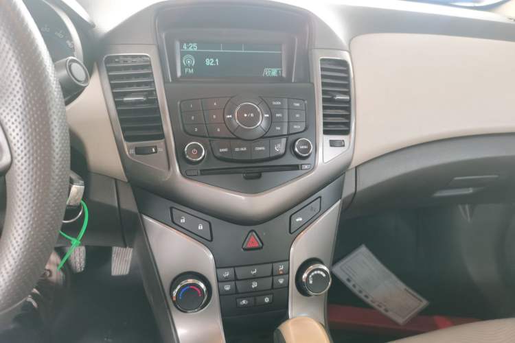 Used Chevrolet Cruze 2015 1.5L Classic SE AT Audio And AC Panel