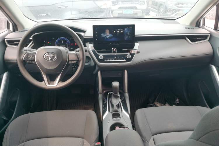 Used Toyota FRONTLANDER 2023 2.0L CVT Elite Edition Center Console