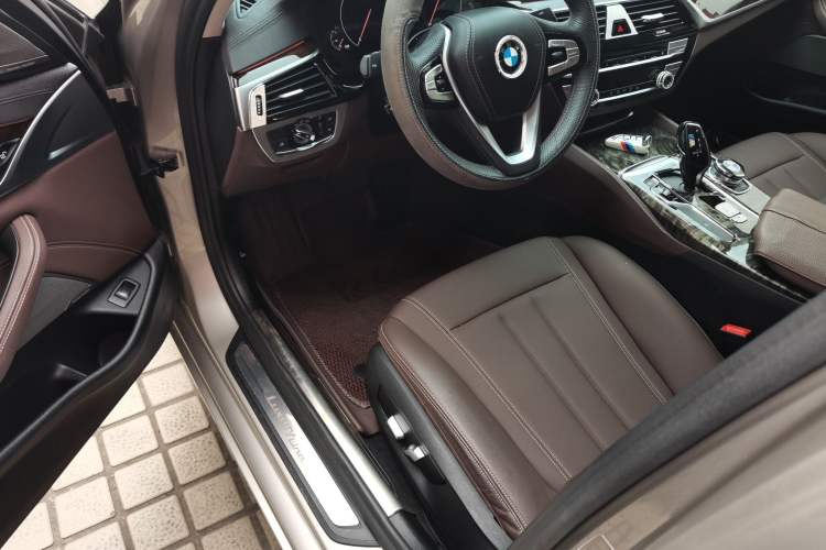 Used BMW 5 Series 2019 Facelifted 525Li Luxury Package