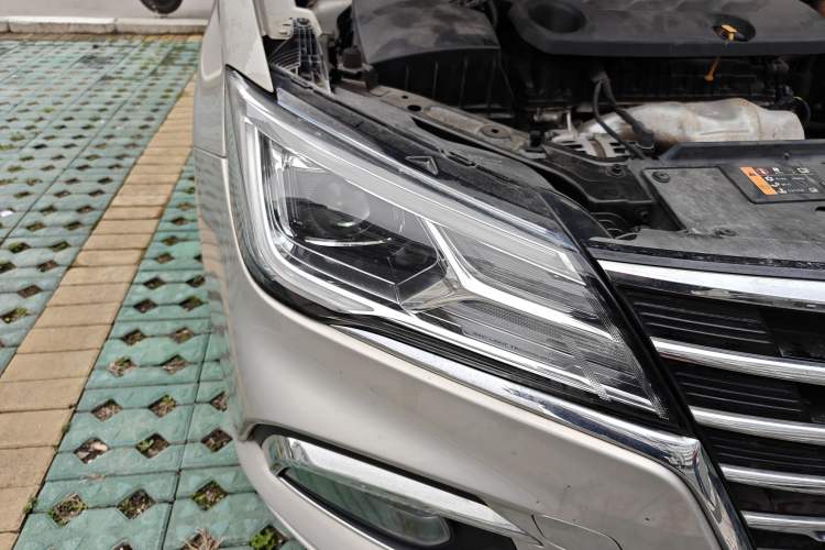 Used Roewe i5 2020 1.5L Automatic 4G Connect Luxury Flagship Edition