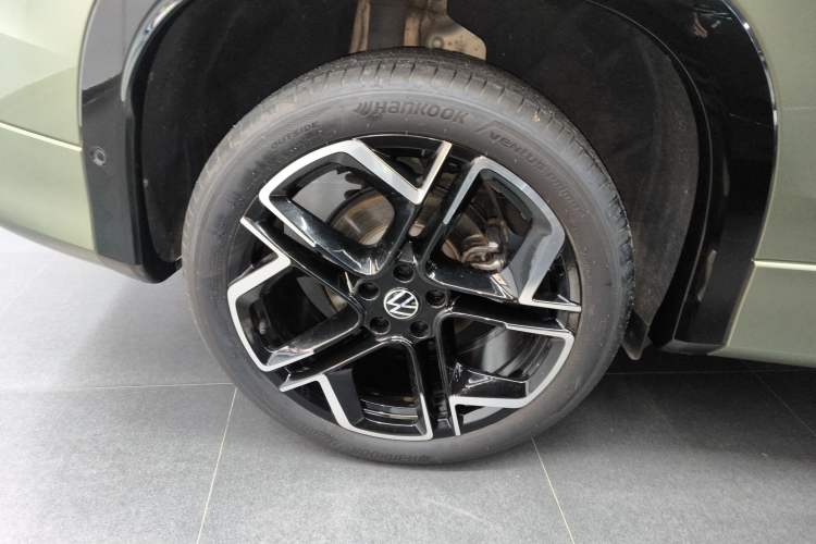 Used Volkswagen Tayron 2025 Tiguan L 380TSI 4Motion Luxury Right Rear Wheel Hub