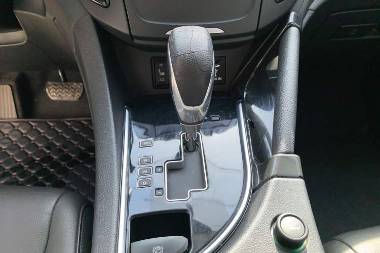 Used Dongfeng Aeolus AX7 2015 2.3L Automatic ZhiZun Version