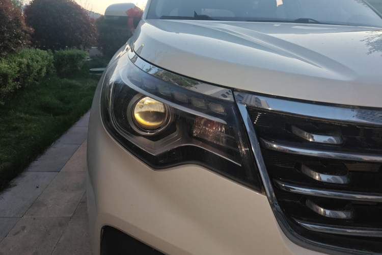 Used Kia Sportage R 2019 2.0L Automatic Smart Luxury Edition Right Front Headlight