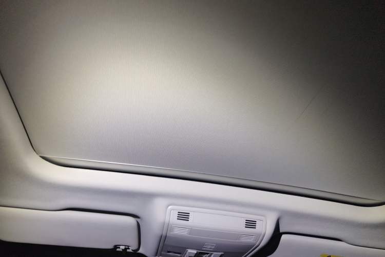 Used Volkswagen Tharu 2020 280TSI Two-Wheel Drive Luxury Plus Version China VI Standard Headliner