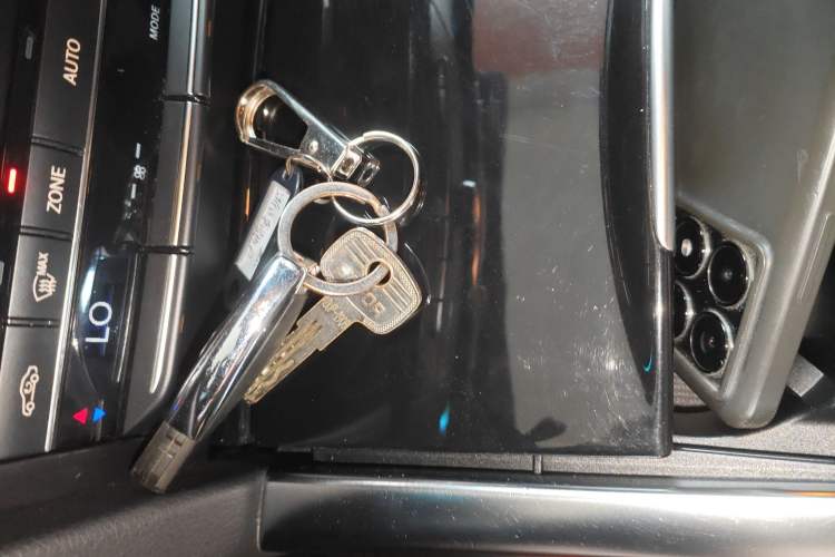 Used Mercedes-Benz E-Class 2015 Restyled E 260 L Sport Edition Interior 1