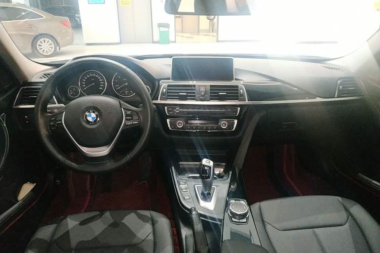 Used BMW 3 Series 2016 320Li Ambition Model Center Console