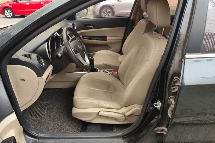 Used CHANGAN Eado 2014 1.6L Manual Luxury Model
