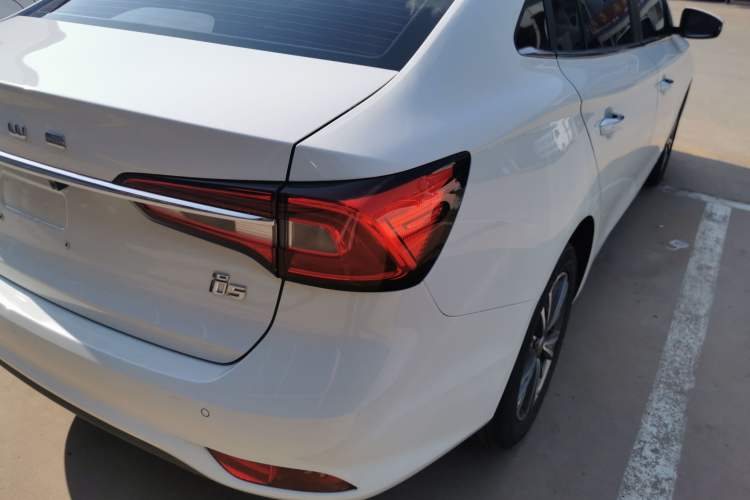 Used Roewe i5 2019 1.5L Manual 4G Connect Leehao Flagship Edition
