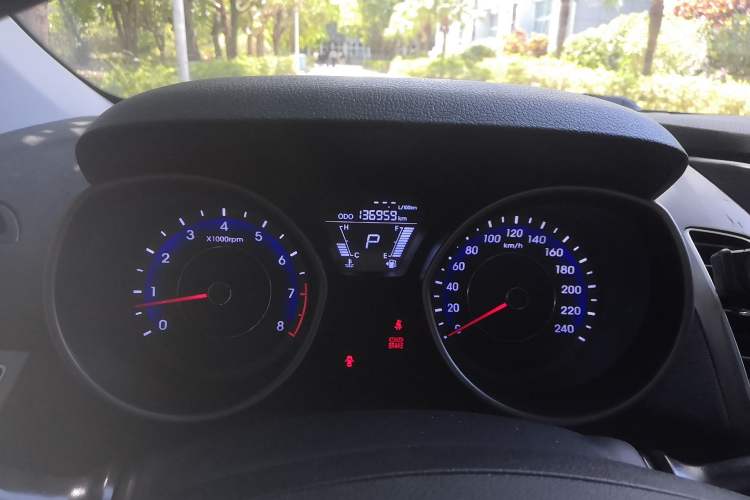 Used Hyundai Elantra (5th Generation / Langdong) 2016 1.6L Automatic Smart Version