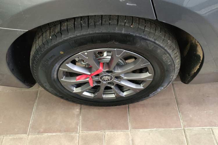 Used BYD Qin L 2025 DM-i Smart Drive 80KM Leading Model Right Rear Wheel Hub