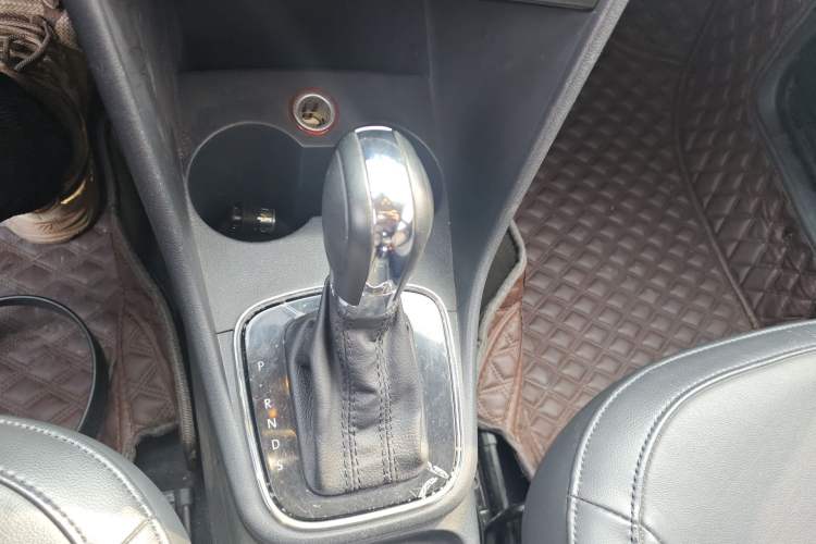 Used Volkswagen Polo 2016 1.6L Automatic Luxury Model Gear Lever