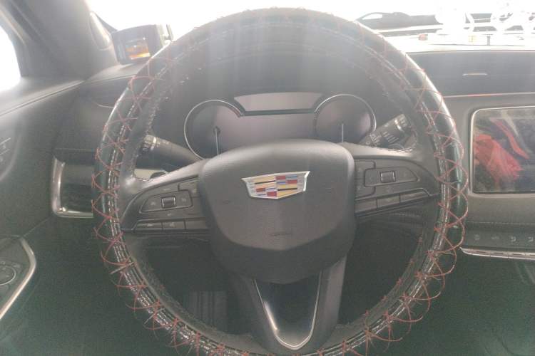 Used Cadillac XT4 2018 28T Two-Wheel Drive Leading Version Steering Wheel