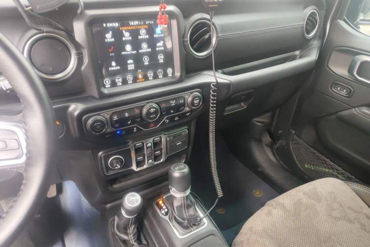 Used Jeep Wrangler New Energy 2021 Four-Door 2.0T 4xe Sahara Audio And AC Panel