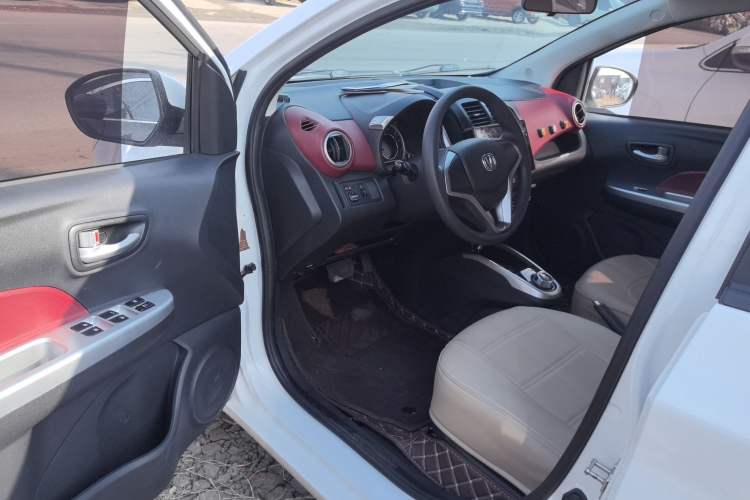 Used Changan Benni 2015 1.4L IMT Luxury Model China V Standard
