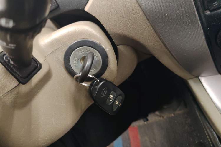 Used Hyundai Tucson 2009 2.0L Automatic Two-Wheel Drive with Sunroof Vehicle Key